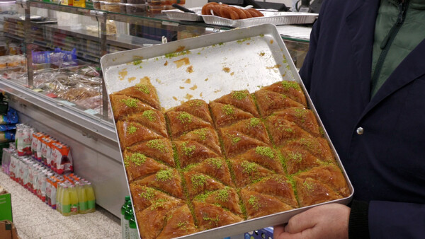 Drukte bij internationale supermarkten in Land van Cuijk door ramadan
