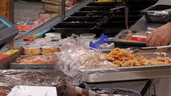 Drukte bij internationale supermarkten in Land van Cuijk door ramadan