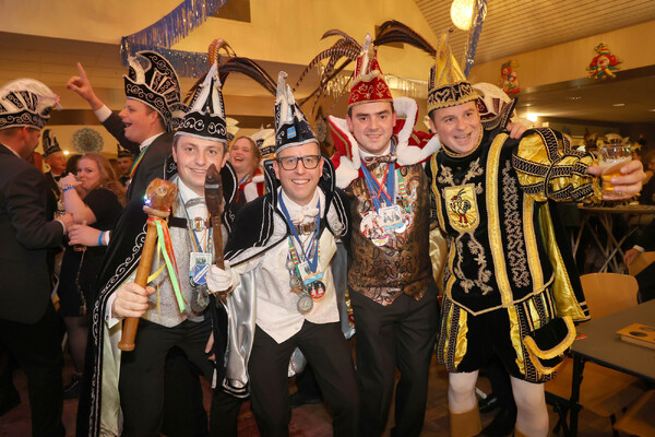 Foto's Prinsenreceptie Carnavalsvereniging de Leemknèjers