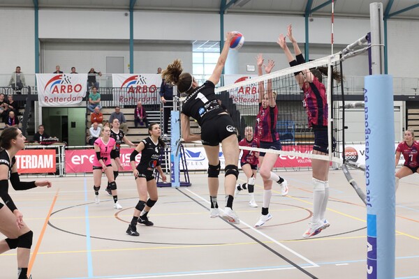 Volleybalsters ARBO Rotterdam/FAST verliezen thuis