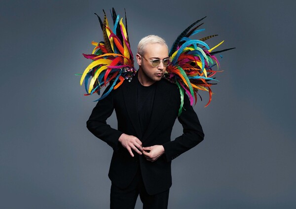 Jamai brengt ode aan Elton ​ John in Schouwburg Cuijk