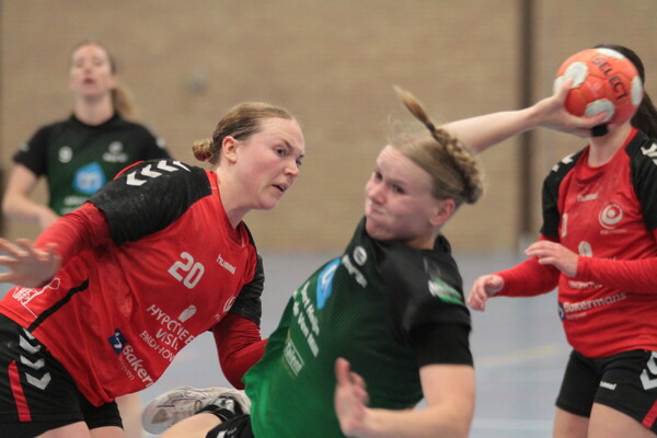 Nicole Nijenhuis in actie tegen PSV