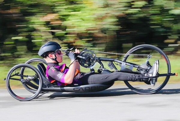 Eerste officiële handbikewedstrijd tijdens Daags na de Tour in Boxmeer