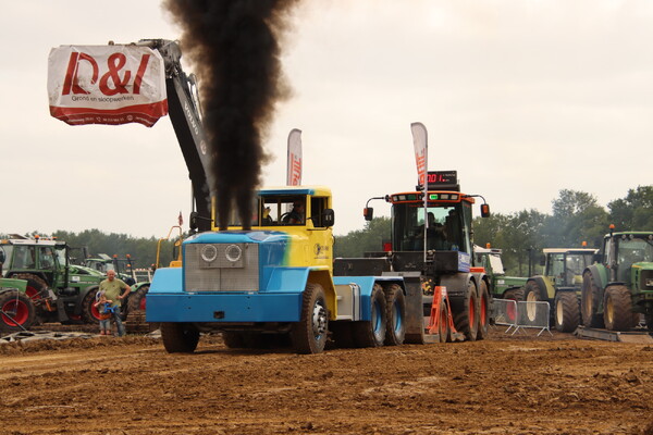 Veel muziek, motoren en vermaak tijdens Pullingweekend in Mill