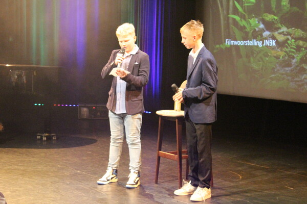 Jenaplan havo/vwo 3 neemt afscheid van Metameer met een filmgala in de Weijer
