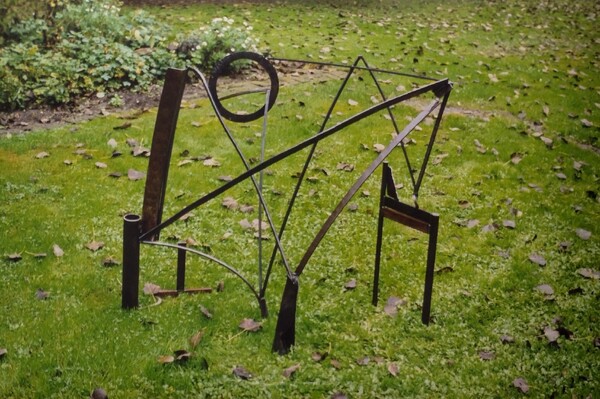 Kunstexpositie Beelden Buiten: 'Kunst UIT het Kerkje'