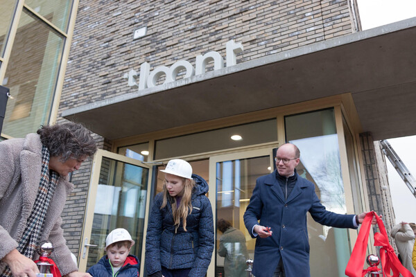 Onthulling nieuwe naam Kindcentrum ’t Loont in Overloon