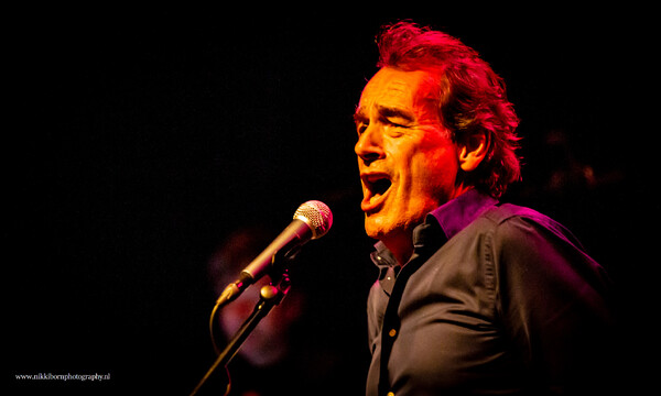 Concert Jacques Brel gezongen door David Vos