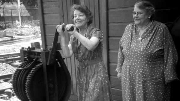 Tante Treintje verzorgde 40 jaar een veilige oversteek van de Heilige Lijn