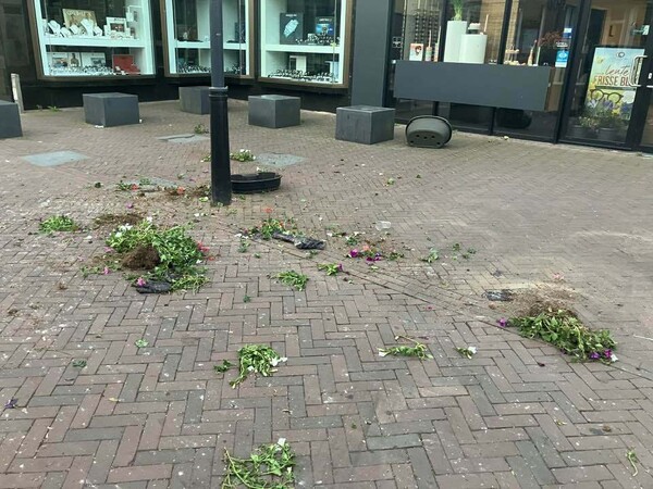 Bloembakken vernield tijdens kermisweek in Boxmeer
