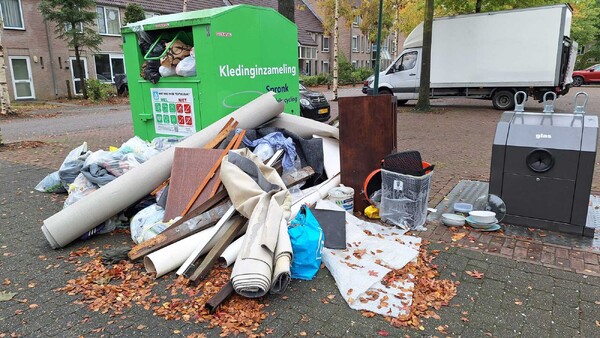 Overleg tussen wijkraad en gemeente over toenemend afvalprobleem in De Valuwe