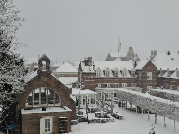 De sneeuwlaag wordt nog dikker, oppassen voor gladheid