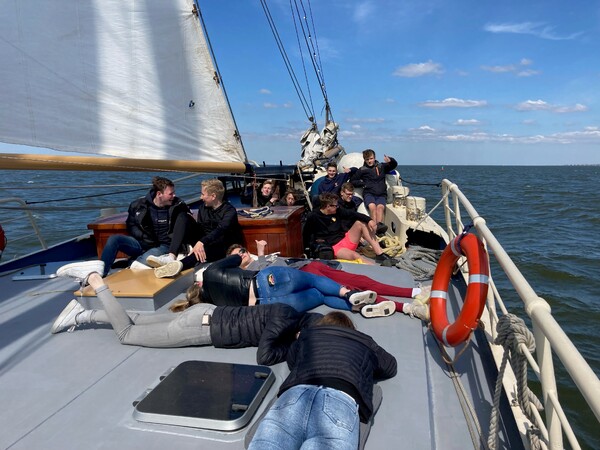 Eindexamenleerlingen Metameer Stevensbeek zeilen schooljaar uit!