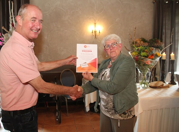 Corry Toonen van de Zonnebloem blij met certificaat toegankelijkheid