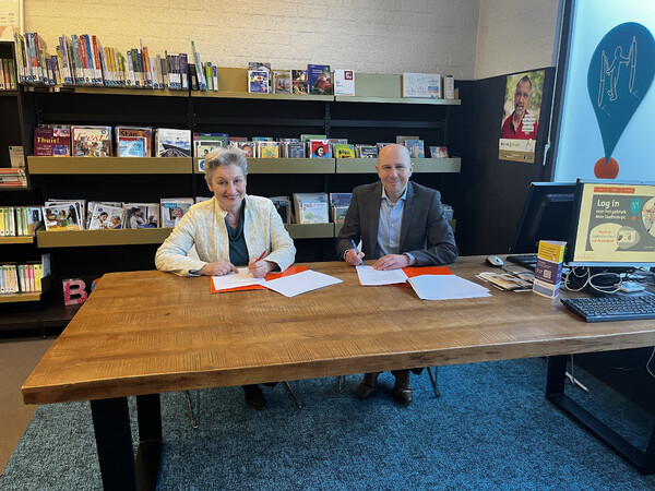Ondertekening koopovereenkomst Bibliotheek Cuijk