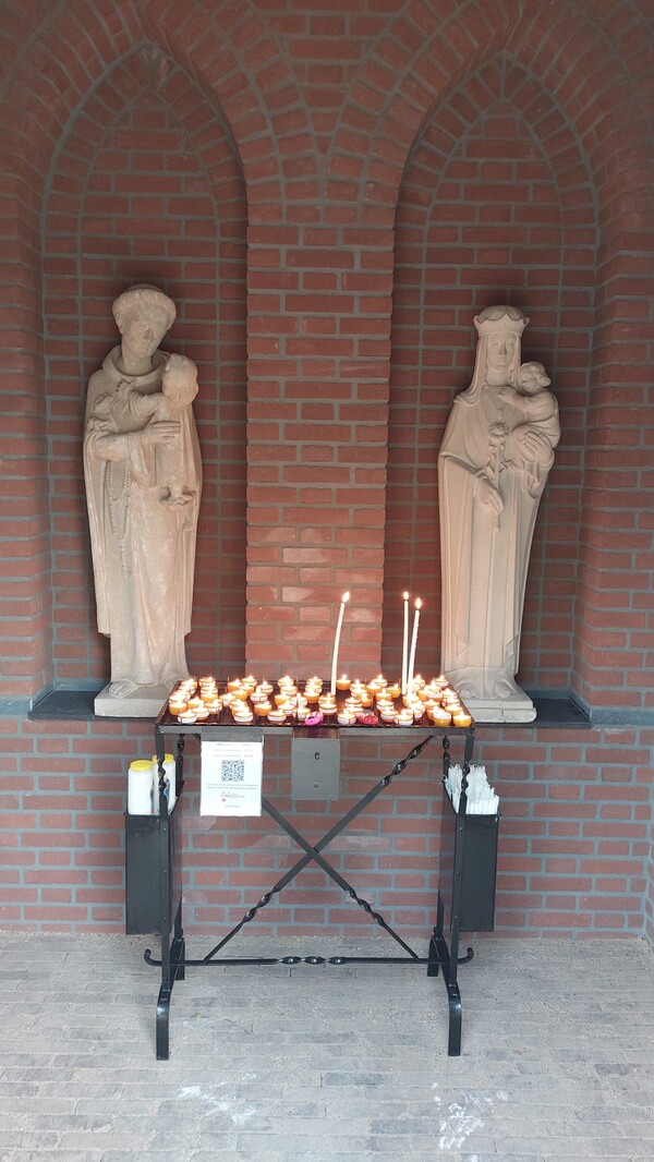 Kapel H. Antonius van Padua Vianen ingezegend