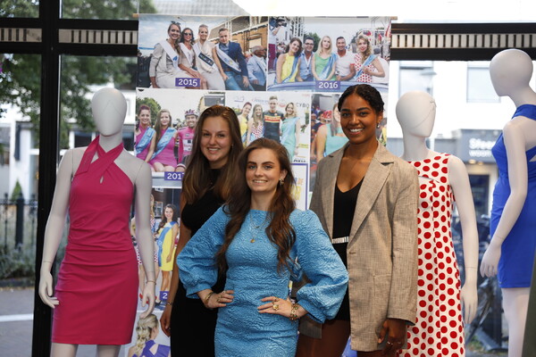 Rondemissen Daags na de Tour presenteren zich in nieuwe outfits tijdens wielerevenement Boxmeer
