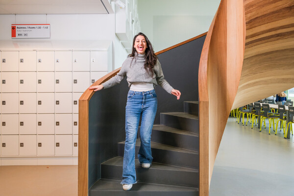 Groep acht meldt zich aan voor de brugklas op Merletcollege Cuijk. “Ik heb gekozen voor een grote brede scholengemeenschap, waardoor ik veel bekenden van mijn basisschool en sportvereniging op school zie.”   Foto: Laura Langendoen