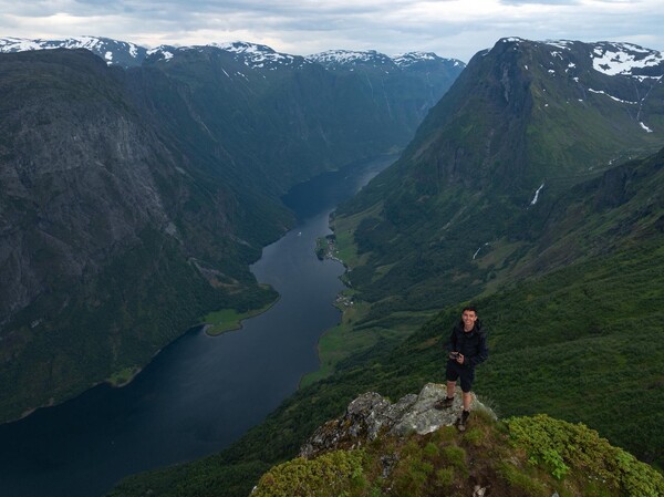 Jeffrey van Lier in het fjord (foto: Jeffrey van Lier)