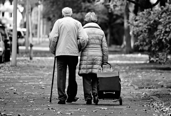 Oproep voor behoud fysieke klantenkaart om uitsluiting ouderen te voorkomen