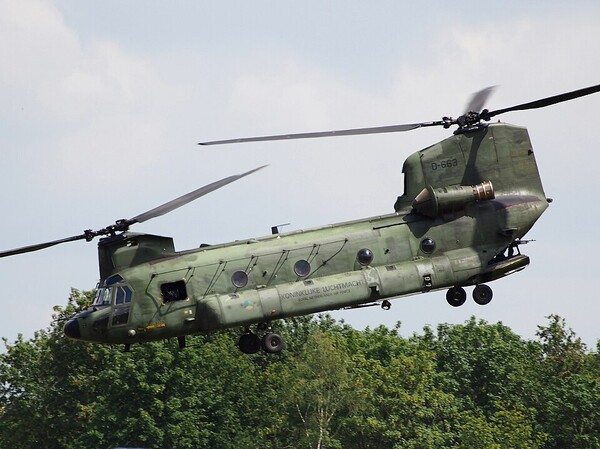 Chinook transporthelikopter (foto: Alf van Beem)
