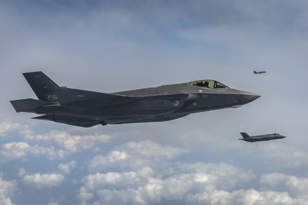 De F-35 in de lucht. (Foto: Mediacentrum Defensie)