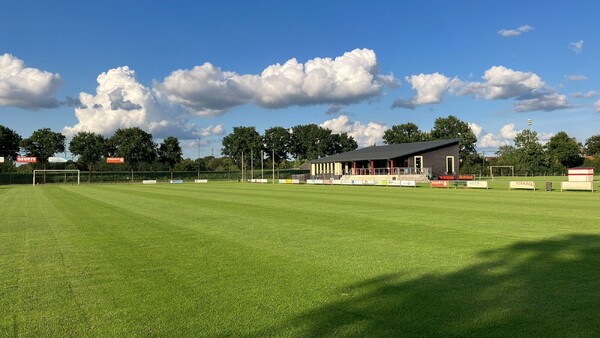 Het veld van Vianen Vooruit (foto: Marcel Spanjersberg)