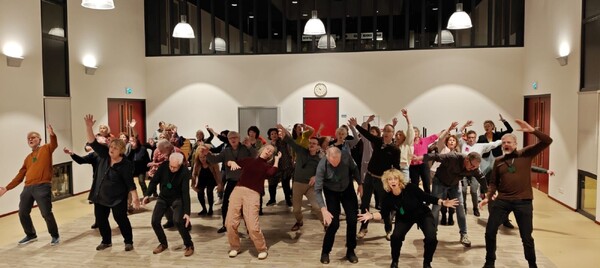 Popkoor Noisy Voices te gast bij Plein 33