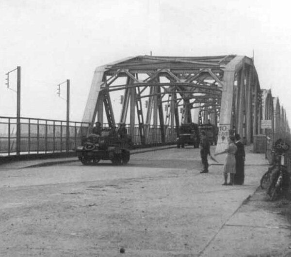 Bridge2Bridge run 15 september (in kader van herdenkingsprogramma 80 jaar vrijheid)