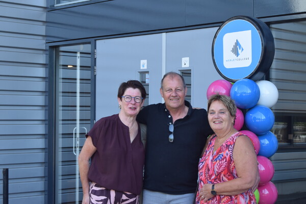 Foto: v.l.n.r. Marja van Casteren, Rob Pennings en Yvonne Spee (foto: Merlet College)