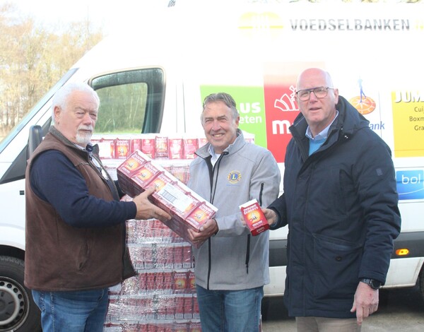Voedselbank ontvangt 2700 pakken koffie dankzij Lions-actie