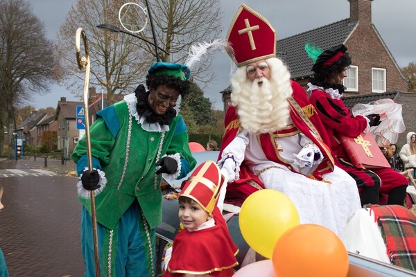 Intocht van Sinterklaas en zijn Pieten in Overloon