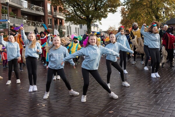 Intocht van Sinterklaas en zijn Pieten in Overloon