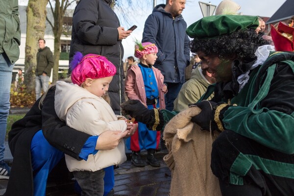 Intocht van Sinterklaas en zijn Pieten in Overloon