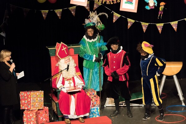 Intocht van Sinterklaas en zijn Pieten in Overloon