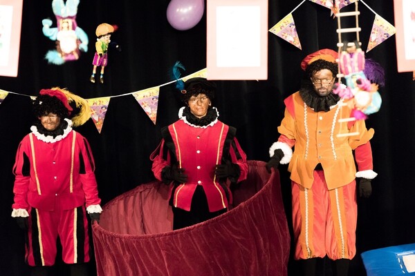 Intocht van Sinterklaas en zijn Pieten in Overloon