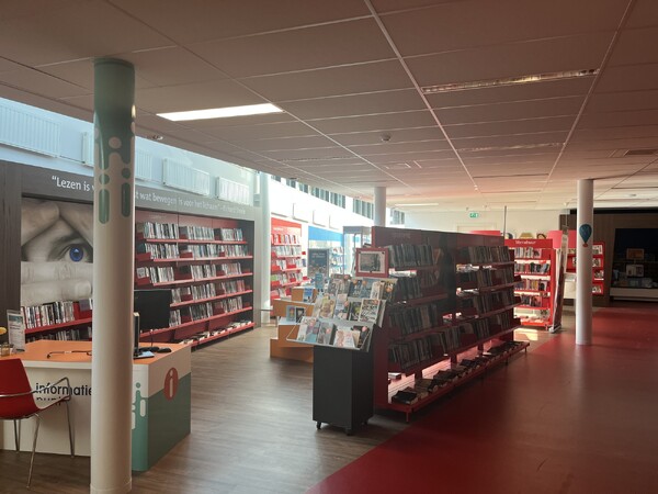 De bibliotheek in Myllesweerd (foto: Gerjan Cluistra)