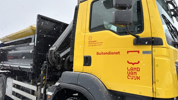 Sneeuwschuivers en strooiwagens actief tijdens winterse omstandigheden