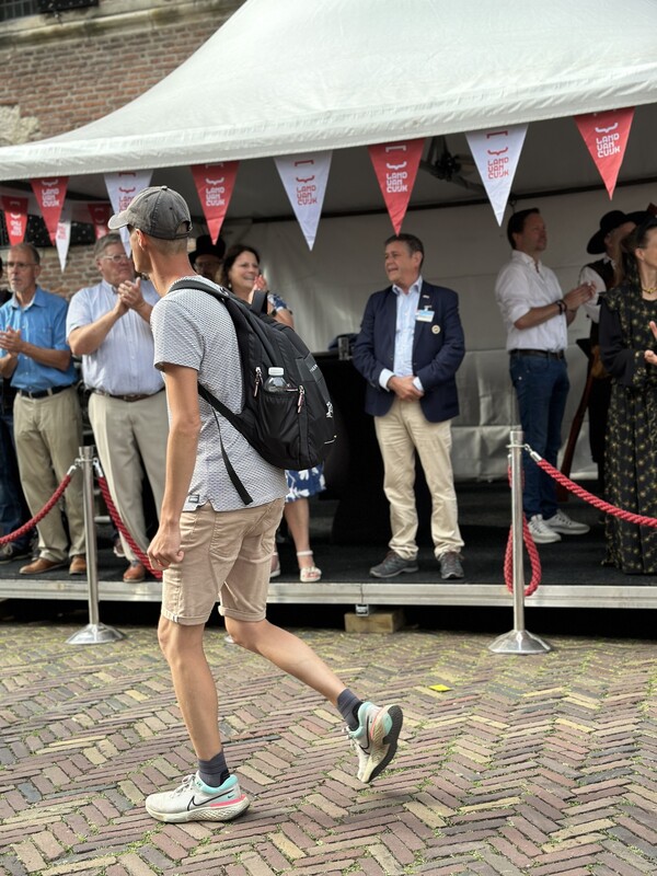 Laatste Vierdaagsedag door Grave en Cuijk
