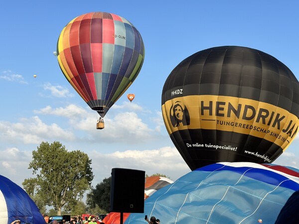 2e dag Ballonfestival Grave betovert toeschouwers met spectaculaire ballonopstijgingen