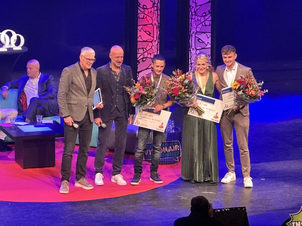 1e prijs Jong Talent Ondernemersprijs voor Charlene Haga