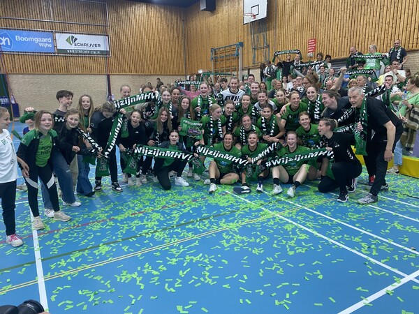 Historische promotie dames MHV81