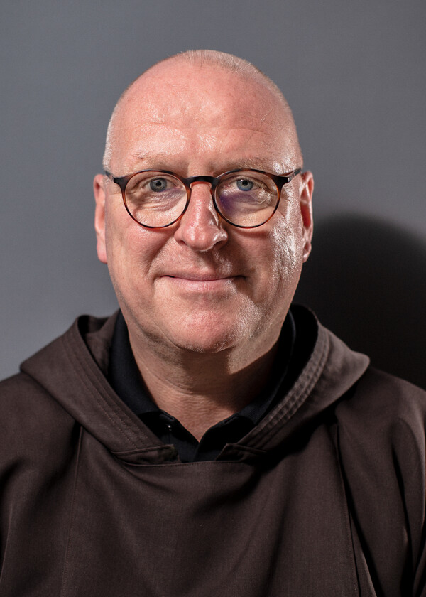 Hoop op vrede en groei: Broeder Christophorus blikt vooruit op nieuw begin in Emmausklooster