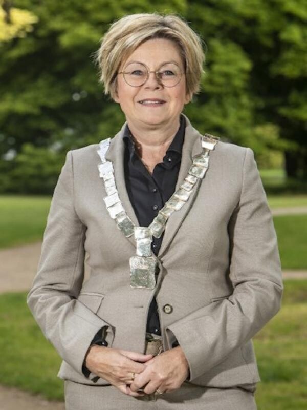 Oud-burgemeester van Grave Wilma Delissen-Van Tongerlo waarnemend burgemeester van Bergeijk
