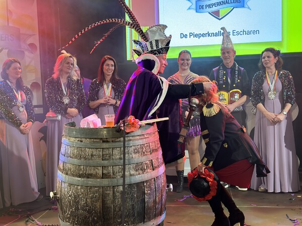 Overdracht sleutels 3 dorpen en 1 stad