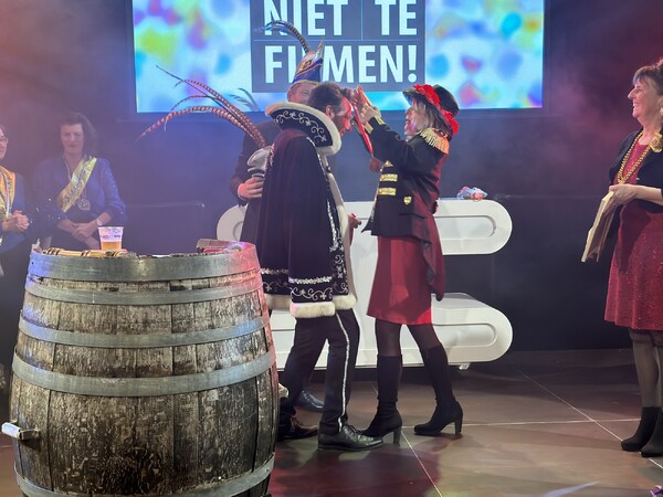 Overdracht sleutels 3 dorpen en 1 stad