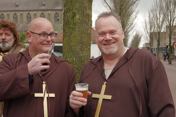 Fotoreportage Carnavalsoptocht Mill 11-2-2024