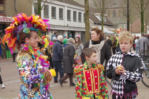 Fotoreportage Carnavalsoptocht Mill 11-2-2024