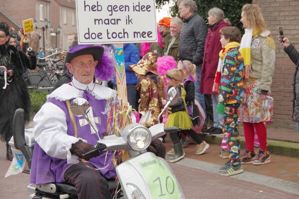 Fotoreportage Carnavalsoptocht Mill 11-2-2024