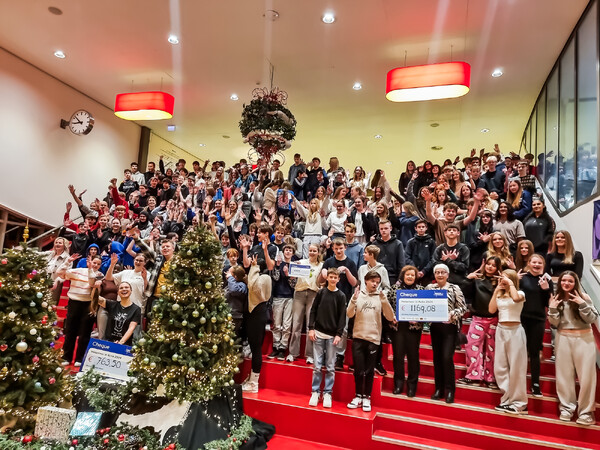 Leerlingen Mezzo Scholen voeren kerstacties voor goede doelen in Boxmeer en Stevensbeek
